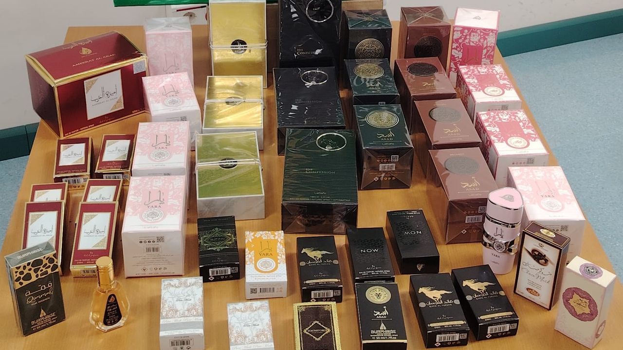La Guardia Civil se incauta de perfumes árabes en la Porto Feria de A Coruña