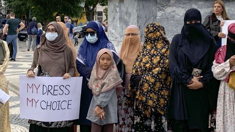 Protesta en Portugal contra la prohibici�n de los velos isl�micos integrales