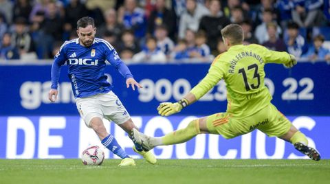 Sebas Moyano, durante el Oviedo-Mirand�s