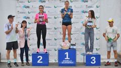 Podio femenino del trail barreirense, con la atleta burelense Mar�a Platero en lo alto del mismo