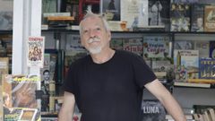 Eduardo G�mez, en su caseta de la Feira do Libro Antigo e de Ocasi�n.