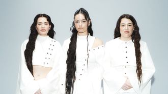 Olaia Maneiro, A�da Tarr�o e Sabela Maneiro comezan o outono co reto de volver encher o Coliseum dende unha perspectiva moi diferente � do 2023.