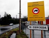 El vial permaneci� cerrado al tr�fico pesado por segundo d�a.