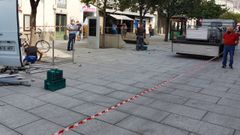 Las casetas de la Feira do Libro de Monforte,  que se hab�an instalado en el tramo peatonal de la calle Cardenal, fueron desmontadas sin haberse abierto al p�blico