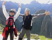 <span lang= es-es >Dicho y hecho</span>. En la foto de arriba, Manuel Luis V�zquez y su mujer Mercedes L�pez en el Machu Picchu. A la izquierda, reproducci�n de la p�gina en la que V�zquez contaba que viajar al antiguo poblado inca de  los Andes era �su mayor ilusi�n�