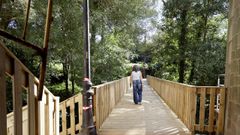 Catoira acaba de invertir 40.000 en la reposici�n de este puente 