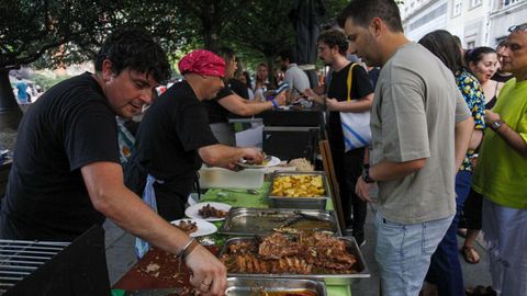 Churrascada en la plaza de Vigo, en A Corua