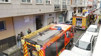 El operativo de emergencias dificult� el tr�fico en el barrio.