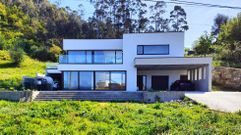 Casa a la venta en Marn, con vistas al mar y diseo moderno, por 840.000 euros