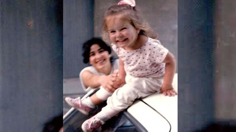 A xestora cultural, que naceu en Cangas, munha imaxe de nena