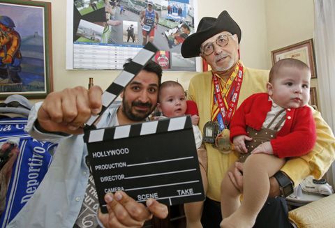 Manuel, Ant�n (padre) y Ant�n (hijo) y Tom�s, ayer, en la casa de Manuel de Praceres. 