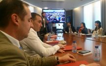 El edil de Hacienda (izquierda) y el alcalde, durante las jornadas.