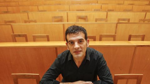 O escritor compostelán Neira Cruz