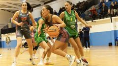 Uno de los fren�ticos ataques del CB Laracha frente al Arxil