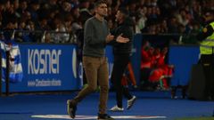 Antonio Hidalgo aplaudiendo a sus jugadores durante el encuentro