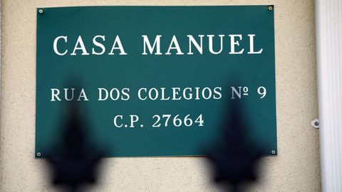 Placa en una vivienda de San Roman, en Cervantes