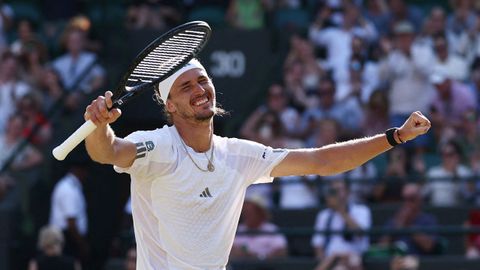 Alexander Zverev celebra su pase a las semifinales de Wimbledon tras derrotar a Taylor Fritz.