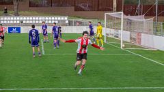 Pablo Arnosi celebrando el tanto del empate ante el Monta�eros