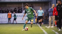 Luis Chac�n, delantero del Arenteiro.