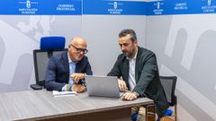 Jos� Manuel Baltar, con Fernando Su�rez, director del �rea de Transparencia en la Diputaci�n ourensana.