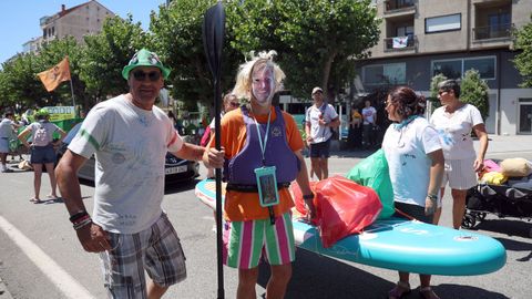Festa da Dorna: Rejata de Embarcasi�ns feitas a machada e pan de millo na playa de Coroso