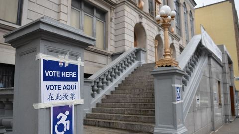 Un colegio electoral instalado en un centro judo de Brooklyn