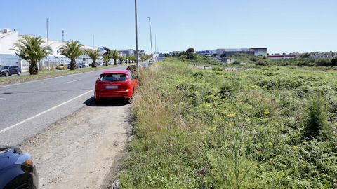  Solar donde se construir� el parque comarcal de bomberos de Santiago. 