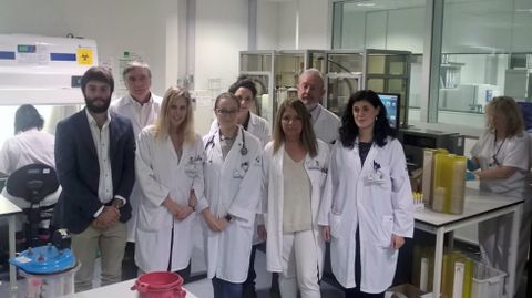 Responsables del servicio del laboratorio de microbiolog�a y de UCI del HUCA.Responsables del servicio del laboratorio de microbiolog�a y de UCI del HUCA