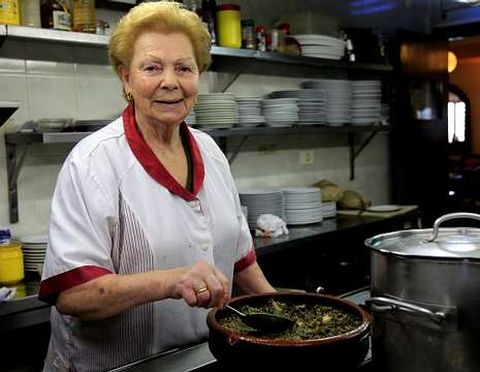 Celia sigue al frente de los fogones.