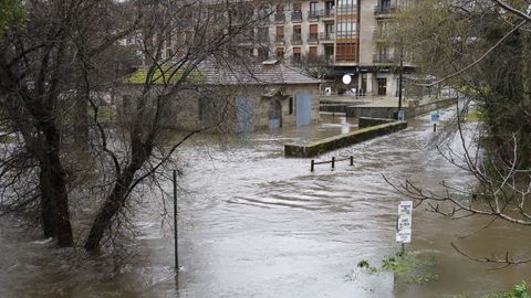 El r�o Mi�or se desborda en Gondomar