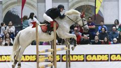 La primera prueba de salto de caballo en el Pazo de Feiras e Congresos.