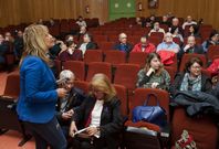 Beatriz Sestayo al inicio de la asamblea de ayer, que se prolong� durante tres horas y media. 