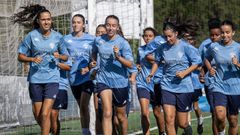 Las jugadoras del EFF Rosal�a durante el primer entrenamiento de la pretemporada
