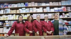 Isabel Somoza y algunas de las empleadas de Confecciones Garca