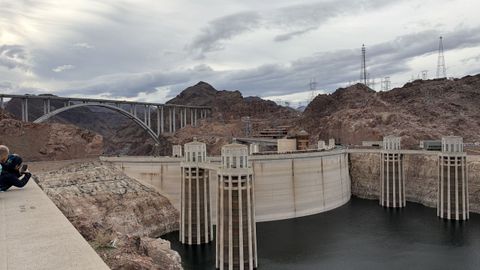 Presa Hoover. Erigida en 1931 en estilo art d�co, es un hito de la ingenier�a.