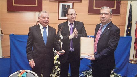Recibimiento del homenaje en el Concello de Nar�n por el 75 aniversario de la empresa