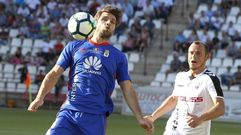 Verdes Horizontal.Verdes controla un balon frente al Albacete