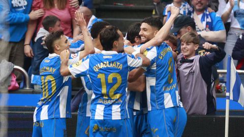 Los jugadores del Deportivo, celebrando el gol de No� Carrillo ante el Legan�s.