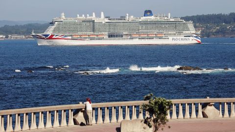 As� se fueron el Arvia y el Independence of de Seas