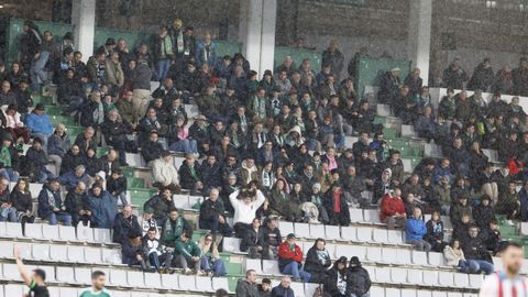 B�scate en la grada del Racing y el Lugo.