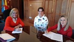 Momento de la firma del Concello con la asociaci�n.
