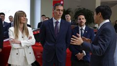 El presidente del Gobierno, Pedro S�nchez, en China, donde se encuentra en visita oficial junto a su esposa, Bego�a G�mez.