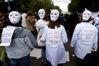 Unha das manifestaci�ns das mareas brancas en defensa da sanidade p�blica