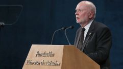 El premio Pr�ncipe de Asturias 2017 de las Letras, Adam Zagajewski, durante su intervenci�n en la ceremonia de entrega de los premios Princesa de Asturias 2017