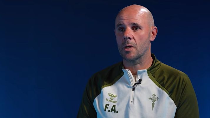 <span lang= gl >O adestrador do Celta Fortuna, Fredi �lvarez.</span>