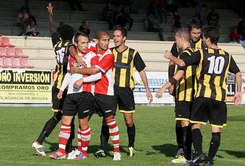Cami�o -primer arlequinado por la izquierda- abri� el domingo su nueva cuenta goleadora.