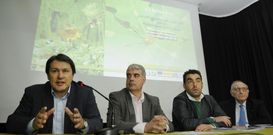 Ponentes gallegos y de toda Espaa concurrieron ayer en el seminario de Asaja, en Rodeiro. 