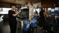 La hostelera ha tenido que operar estos das con agua embotellada