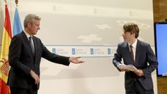 El presidente de la Xunta, Alfonso Rueda, y el conselleiro de Facenda, Miguel Corgos, tras detallar el anteproyecto de presupuestos para el 2023.