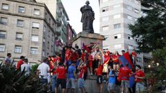 La fiesta se desplaz� a la fuente donde se celebran las grandes ocasiones